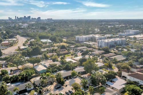 Wilton Manors Cottage West 2 Bed 2 Bath W/own Pool