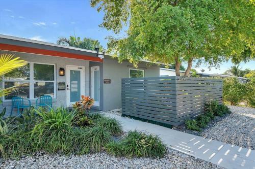 Wilton Manors Cottage West 2 Bed 2 Bath W/own Pool
