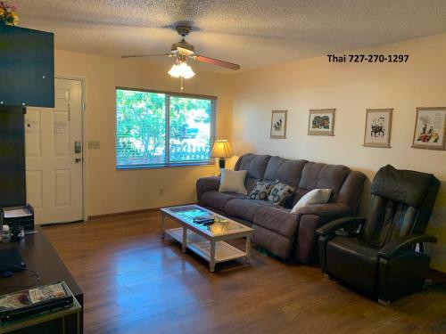 House 3br 1-bath, 8-min From Indian Rocks Beach, Nice Park Thru Back Gate