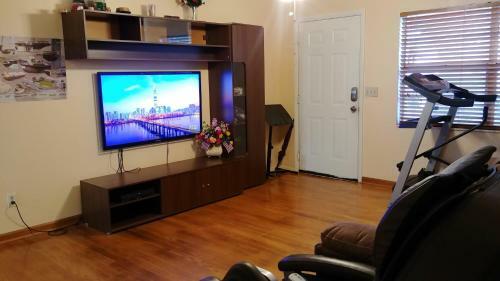 House 3br 1-bath, 8-min From Indian Rocks Beach, Nice Park Thru Back Gate