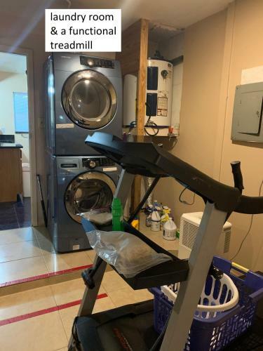 House 3br 1-bath, 8-min From Indian Rocks Beach, Nice Park Thru Back Gate