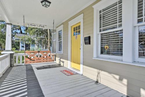 Charming And Central Jacksonville Home With Porch