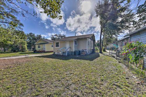 Charming And Central Jacksonville Home With Porch