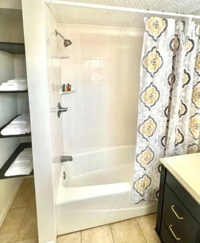 Secluded+spacious 4brfamily Home+self-checkin+wifi