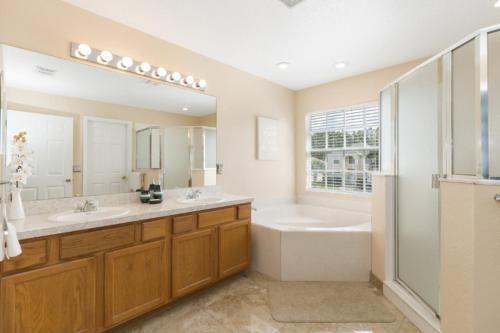 Villa 5 Bedroom Home At Highlands Reserve 157