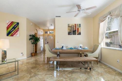 Villa 5 Bedroom Home At Highlands Reserve 157