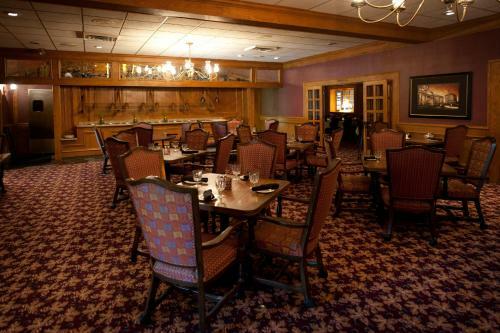 Don Hall's Guesthouse Hotel & Conference Center