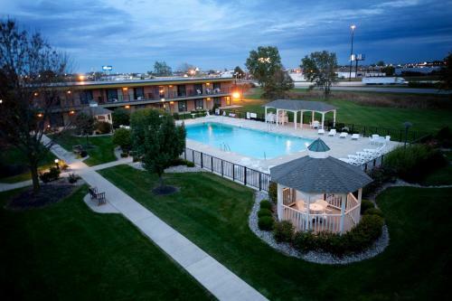 Don Hall's Guesthouse Hotel & Conference Center