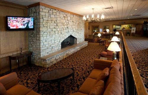 Don Hall's Guesthouse Hotel & Conference Center