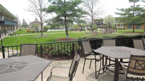 Don Hall's Guesthouse Hotel & Conference Center