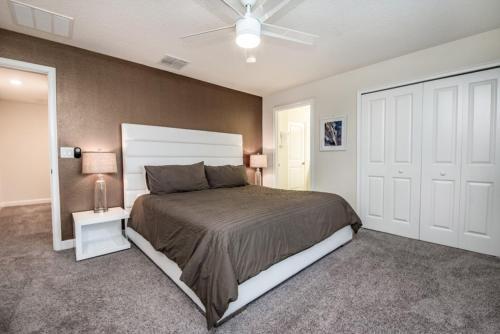 Pristine 4 Bedroom Town Home With Pool Spa Townhouse