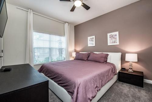 Pristine 4 Bedroom Town Home With Pool Spa Townhouse