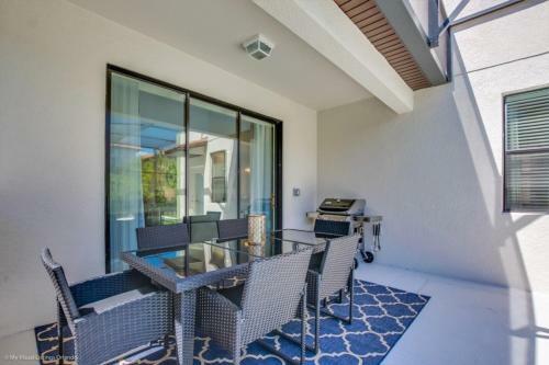 Childrens Themed Rooms - 5 Bdm Villa At Solterra Villa
