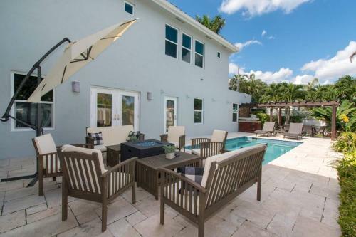 Hollywood Dream House - 5 Bedroom With A Pool