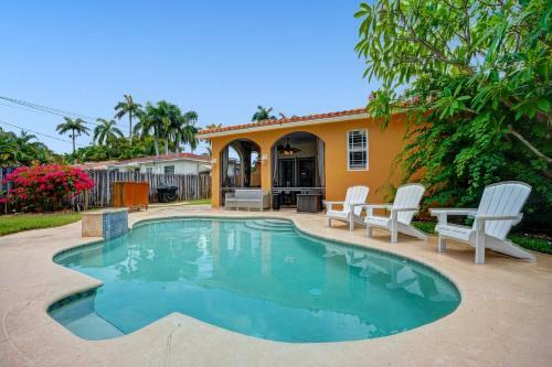Tropical 3 Bedroom Villa With Heated Pool Mins To Beach