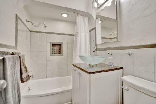 Tropical 3 Bedroom Villa With Heated Pool Mins To Beach