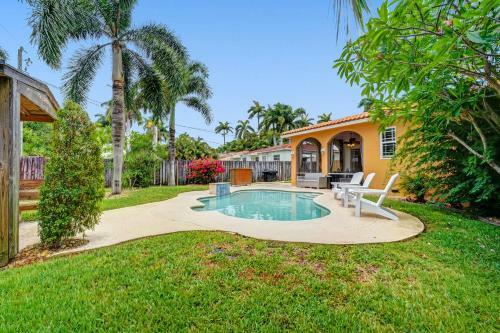 Tropical 3 Bedroom Villa With Heated Pool Mins To Beach