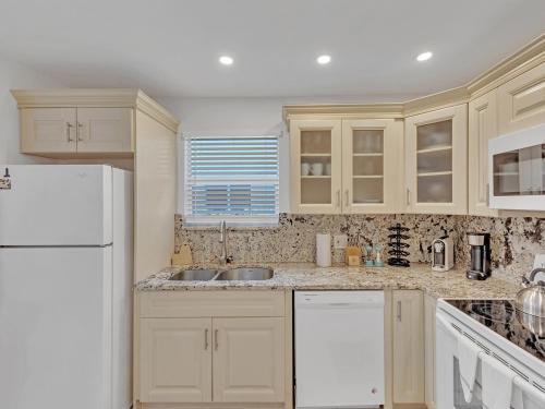 Supervilla - 6 Mins To Beach - Heated Pool