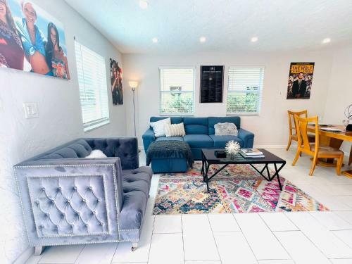Supervilla - 6 Mins To Beach - Heated Pool