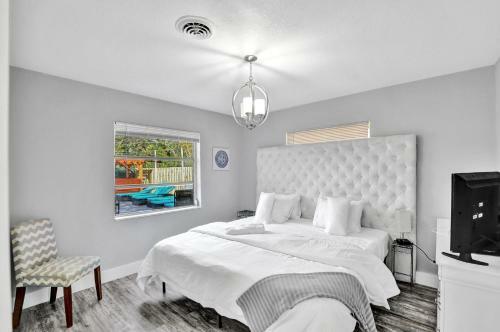 Secluded 2 Homes W/ Captivating Swim Spa & Pergola