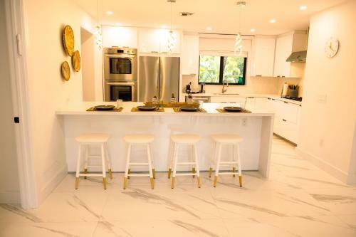 Villa Modern Newly Renovated Boho Beach Home With Heated Pool