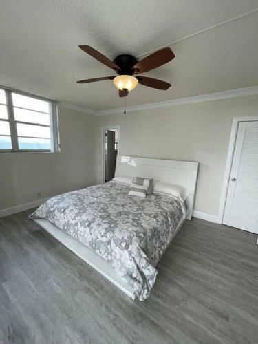 Apartamento New Luxury Beachfront Family-friendly Home