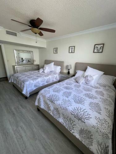 Apartamento New Luxury Beachfront Family-friendly Home