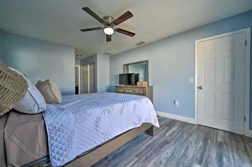 Port Richey Getaway With Lanai, Pool And Grill!