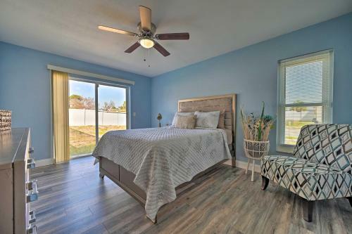Port Richey Getaway With Lanai, Pool And Grill!