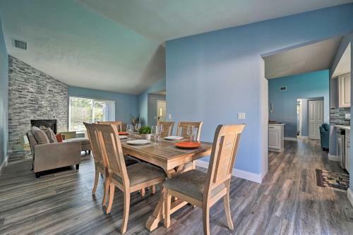 Port Richey Getaway With Lanai, Pool And Grill!