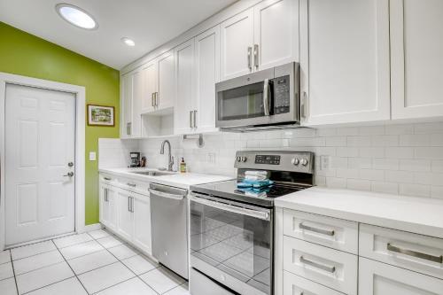 Grinnell Street Getaway
