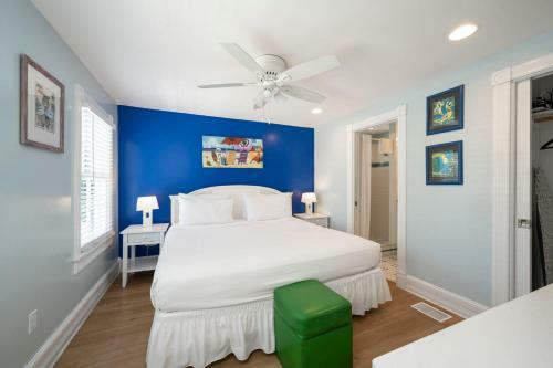 Almost Southernmost Too 3 Bedroom Home With Private Pool