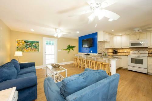Almost Southernmost Too 3 Bedroom Home With Private Pool