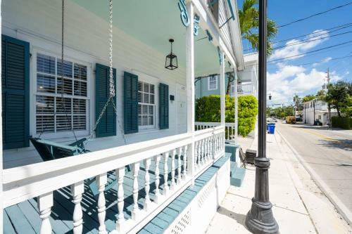 Almost Southernmost Too 3 Bedroom Home With Private Pool