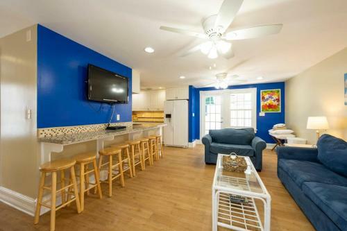 Almost Southernmost Too 3 Bedroom Home With Private Pool