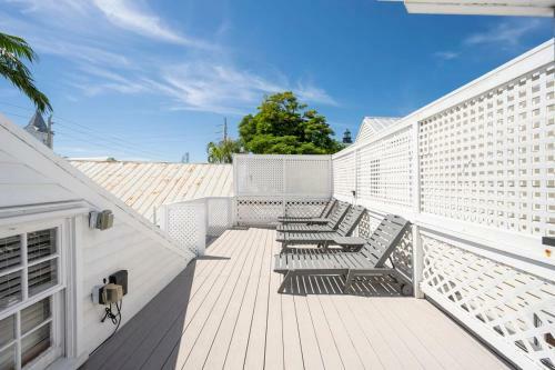 Almost Southernmost Too 3 Bedroom Home With Private Pool