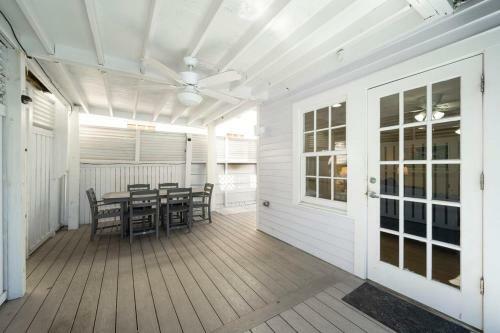 Almost Southernmost Too 3 Bedroom Home With Private Pool