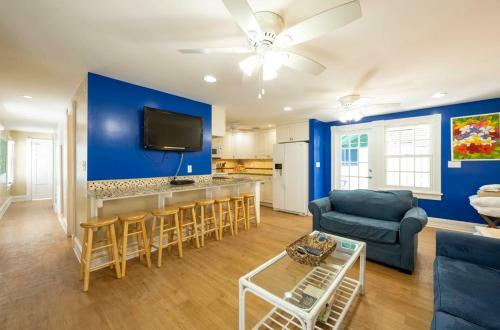Almost Southernmost Too 3 Bedroom Home With Private Pool