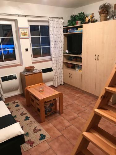 Tane?ek - Mal� Apartm�n U Rodinn�ho Domu