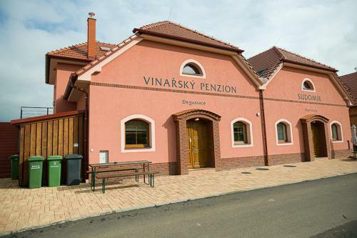 Hostal Penzion Sudom�r