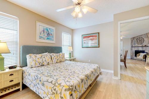 5 Bed 2 Bath Vacation Home In Destin
