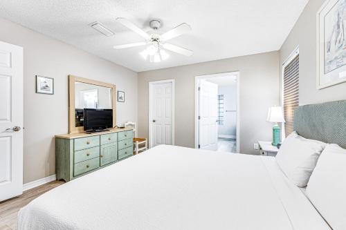 5 Bed 2 Bath Vacation Home In Destin