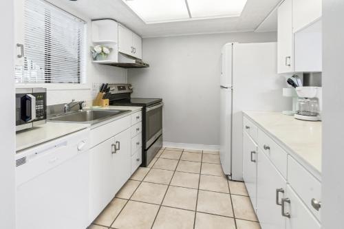Cajun Fun 1060 Apartment