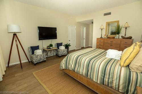 Apartamento Dolphin Point 701a Condo