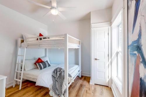Cottages Of Crystal Beach: Clipper Cove