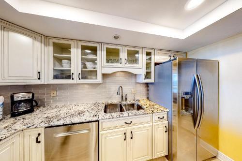 Shoreline Towers 3094