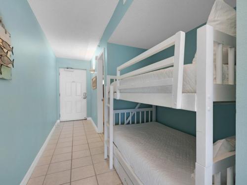 Pelican Beach Resort II