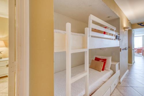 Pelican Beach Resort II