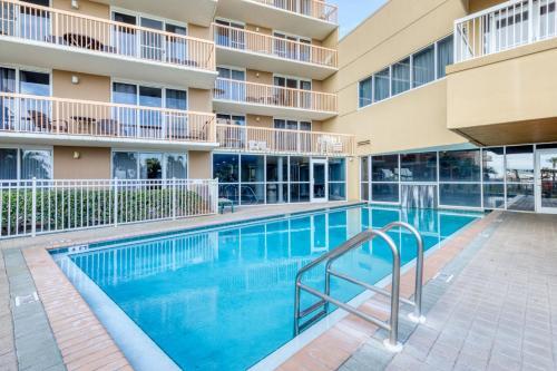 Pelican Beach Resort II
