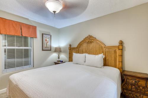 Pelican Beach Resort II